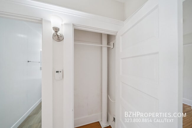 Building Photo - 503 Burchett St