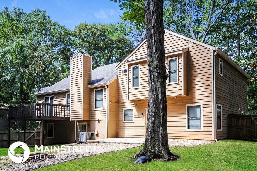 Building Photo - 2240 Piedmont Forest Dr