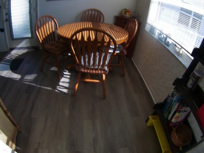 Building Photo - 571 Capri L