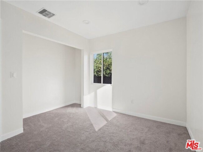 Building Photo - 17601 Rhoda St