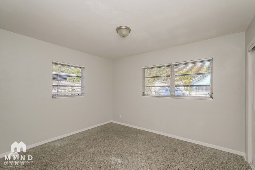 Building Photo - 1505 E Genesee St