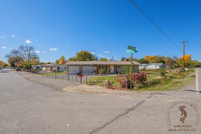 Building Photo - 659 Middleridge Dr