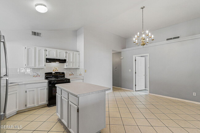 Building Photo - 12496 Sombra Fuerte Dr