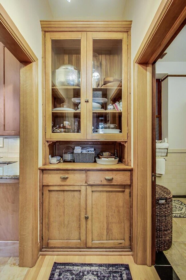 Building Photo - 2052 N Orleans St