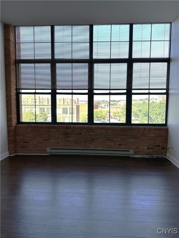 Building Photo - 526 Plum St