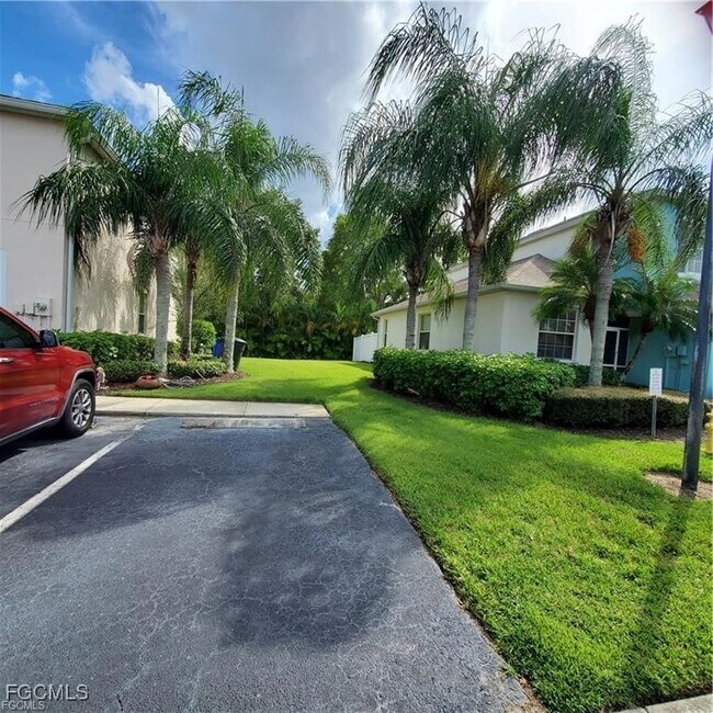 Building Photo - 3616 Pine Oak Cir