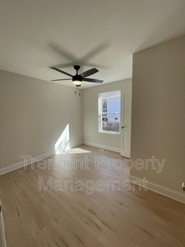 Building Photo - 2405 Harley St