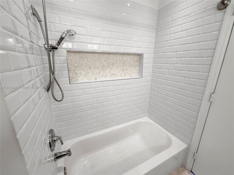 Building Photo - 1606 Veracruz Ln