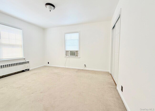 Building Photo - 138 Colonial Pl
