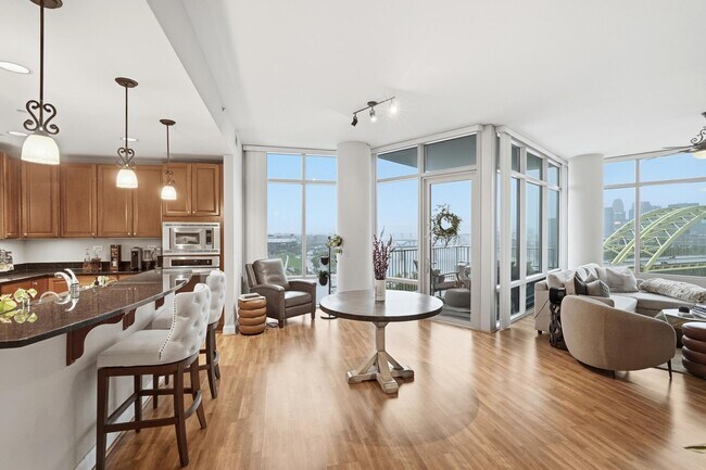 Building Photo - 400 Riverboat Row