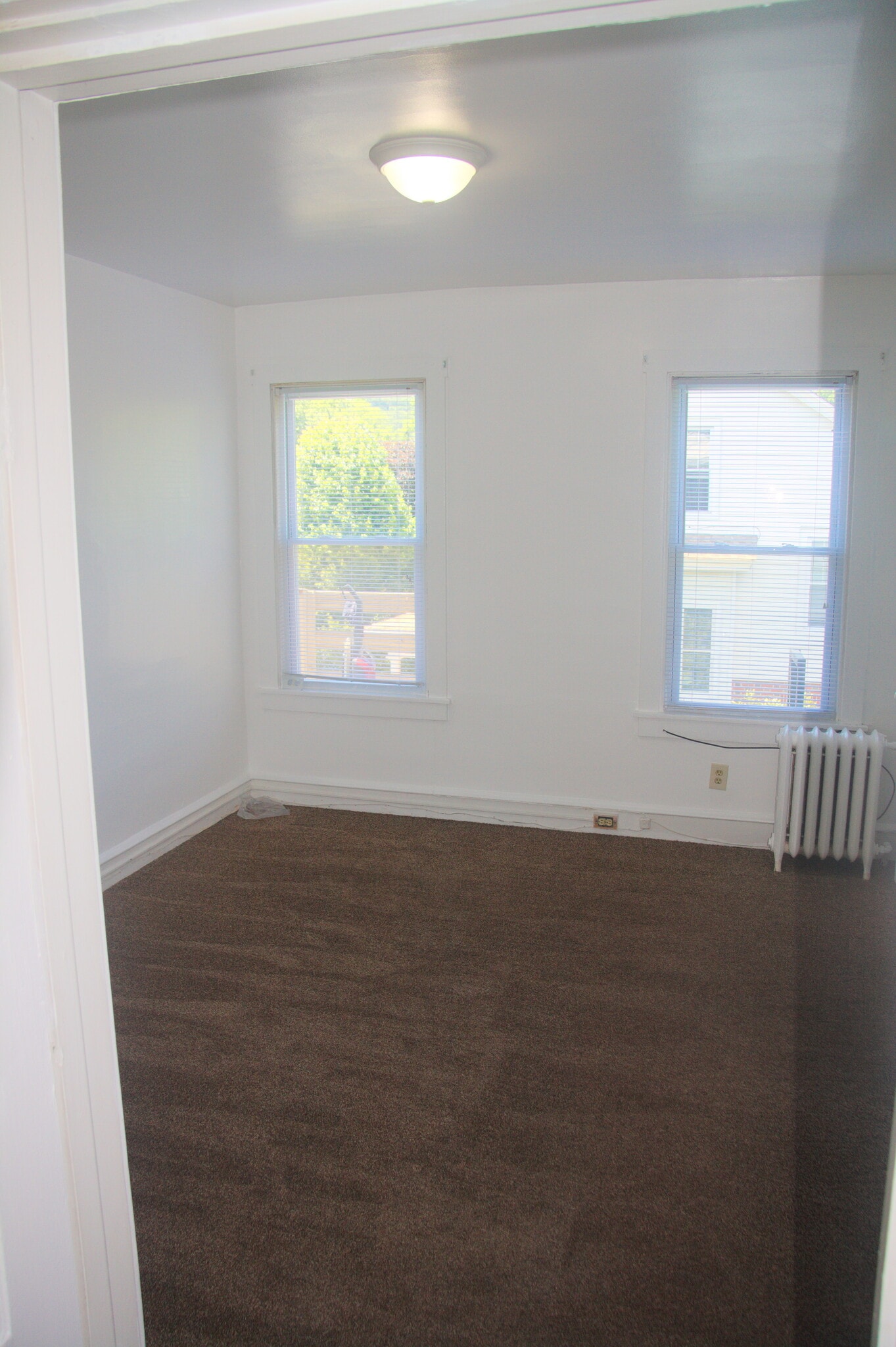 Building Photo - 328 High Street