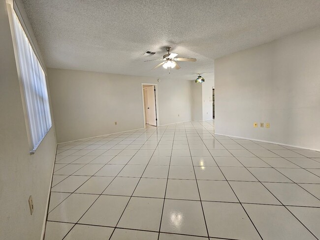 Building Photo - 3/2/1 Home for rent in Spring Hill 34609