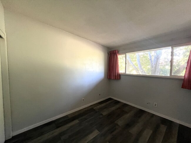 Building Photo - California4046