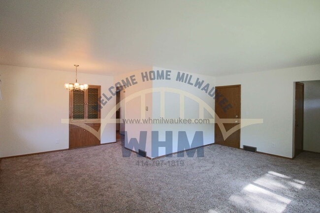 Building Photo - 8526 W Appleton Ave