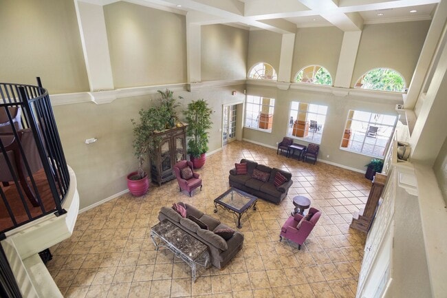 Building Photo - ** FAIRWAY PRESERVE ** 2 BED / 2 BATH CONDO - PET OK! - NORTH NAPLES - ANNUAL RENTAL