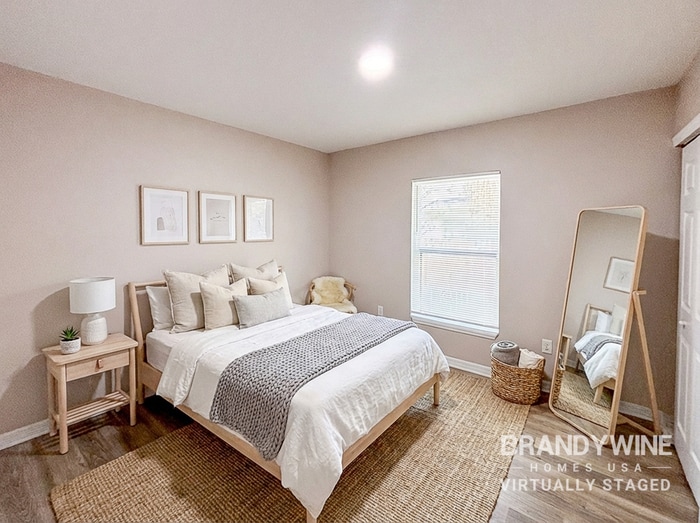 Building Photo - 2911 6th Ave S