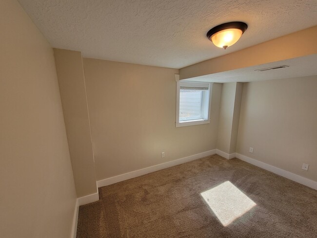 Building Photo - 2850 S 2750 E