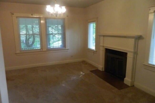 Building Photo - 408 Monticello Ave