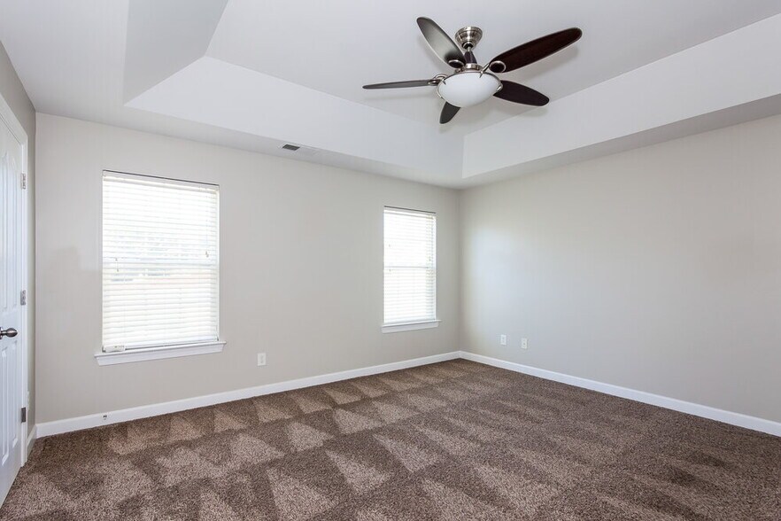Building Photo - 2870 Island Point Dr NW