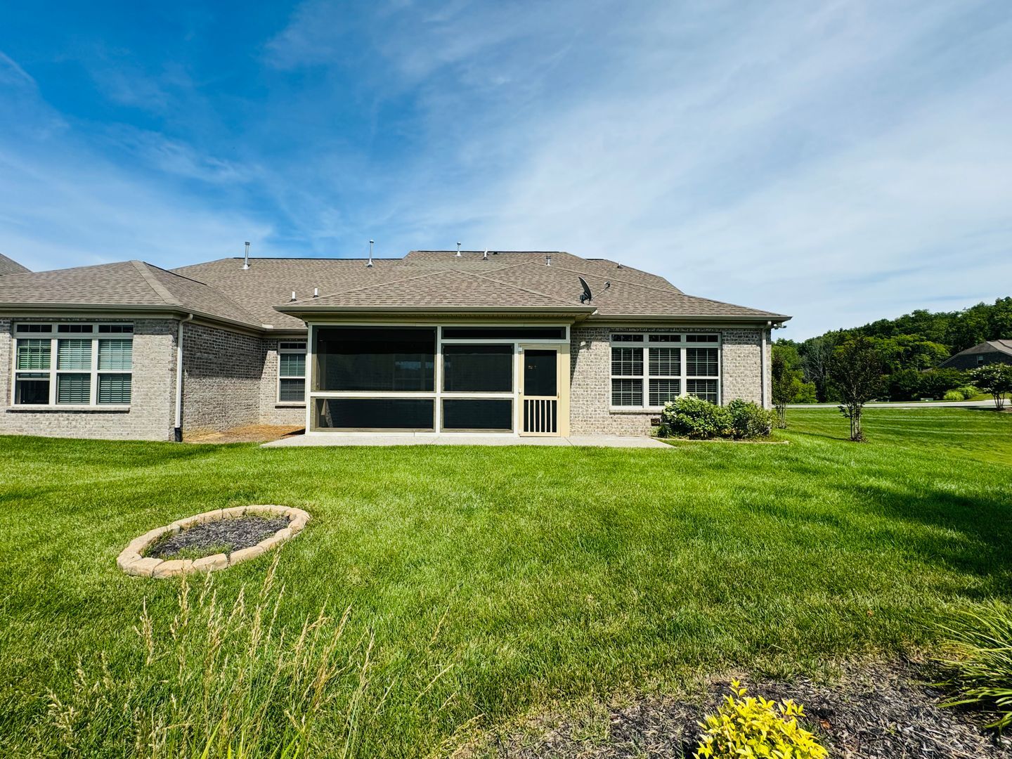 Building Photo - 1015 Callaway Dr