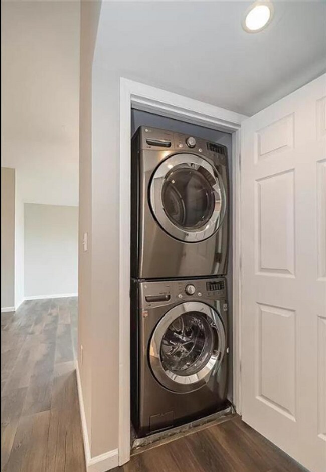 Building Photo - COMING SOON!! Beautiful 2-Bedroom, 2-Bath ...