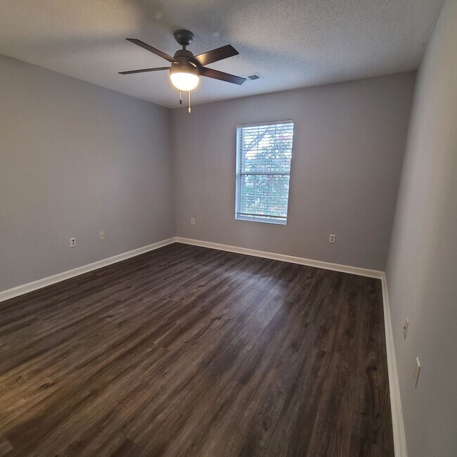 Building Photo - !!!RECENTLY REDUCED RENTAL RATE!!! Fully Renovated Condo In Myrtle Beach!!