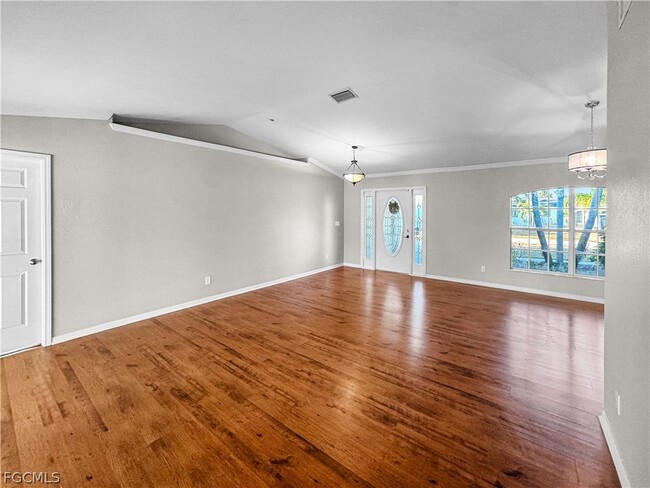 Building Photo - 326 SW 29th St