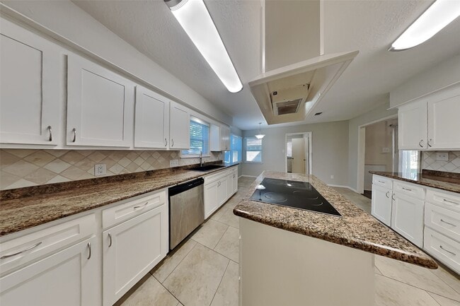 Building Photo - 3315 Redwood Lodge Dr