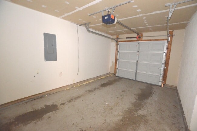 Building Photo - 7434 Stone Mountain Ct