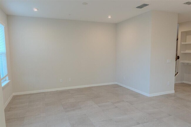 Building Photo - 9457 Randal Park Blvd