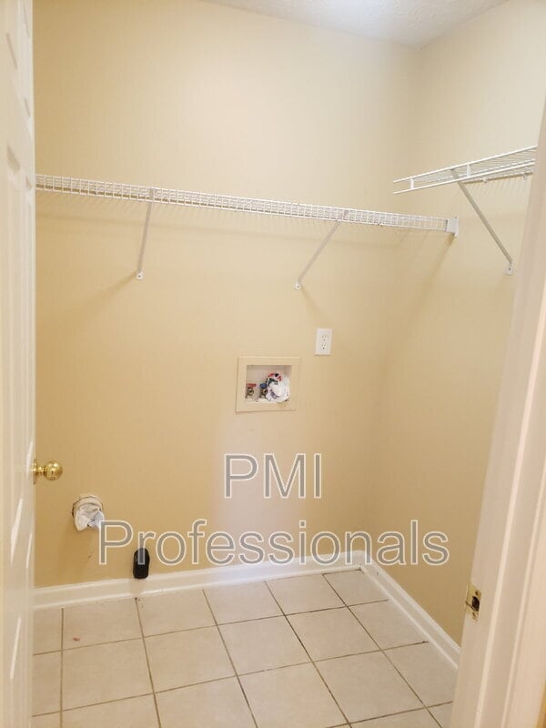 Building Photo - 6015 Boxer Pl