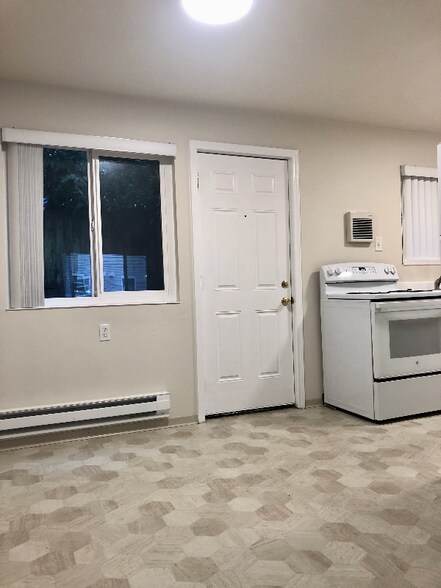 Building Photo - 3604 NE 73rd Pl