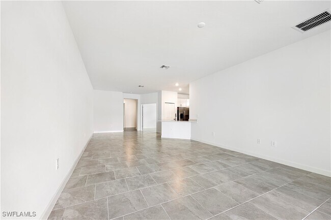 Building Photo - 19613 Hinkley Dr