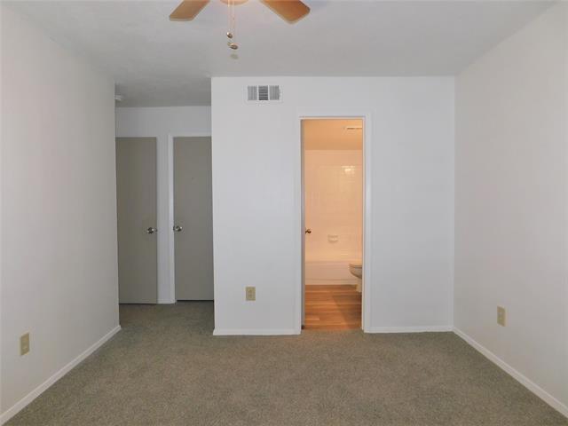 Building Photo - 218 N Texas Blvd