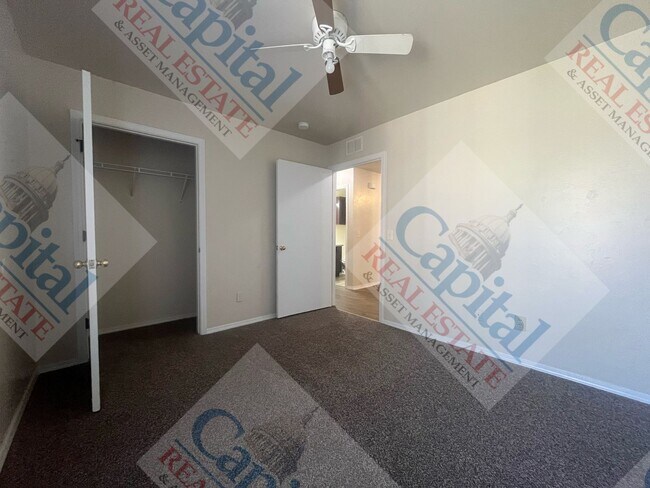 Building Photo - Beautiful 4 Bedroom