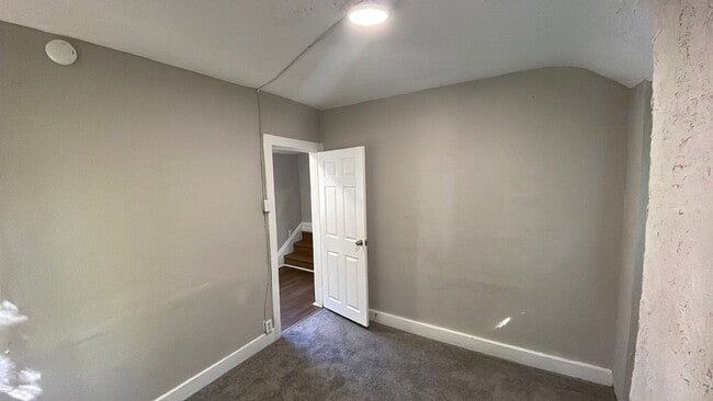 Building Photo - 609 Voris St