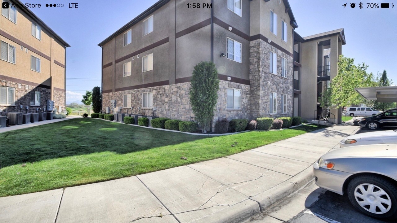 Building Photo - 943 W 580 S