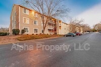 Building Photo - 220 Elm St