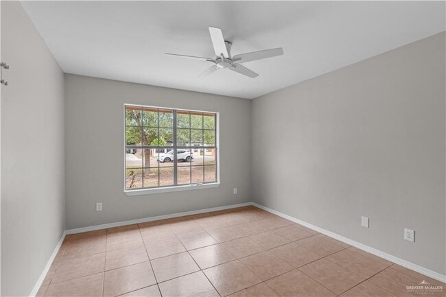 Building Photo - 14 E St