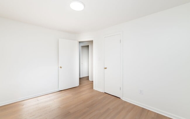 Building Photo - 4BR/2Ba house- Ready for new occupant!