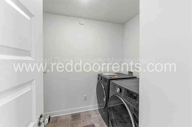 Building Photo - 783 Garrow Dr