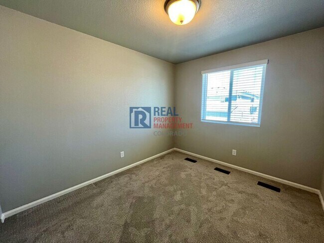 Building Photo - 9254 Henson Pl