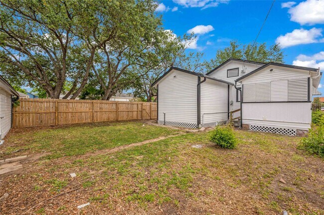 Building Photo - 4102 Ave N Ursuline St