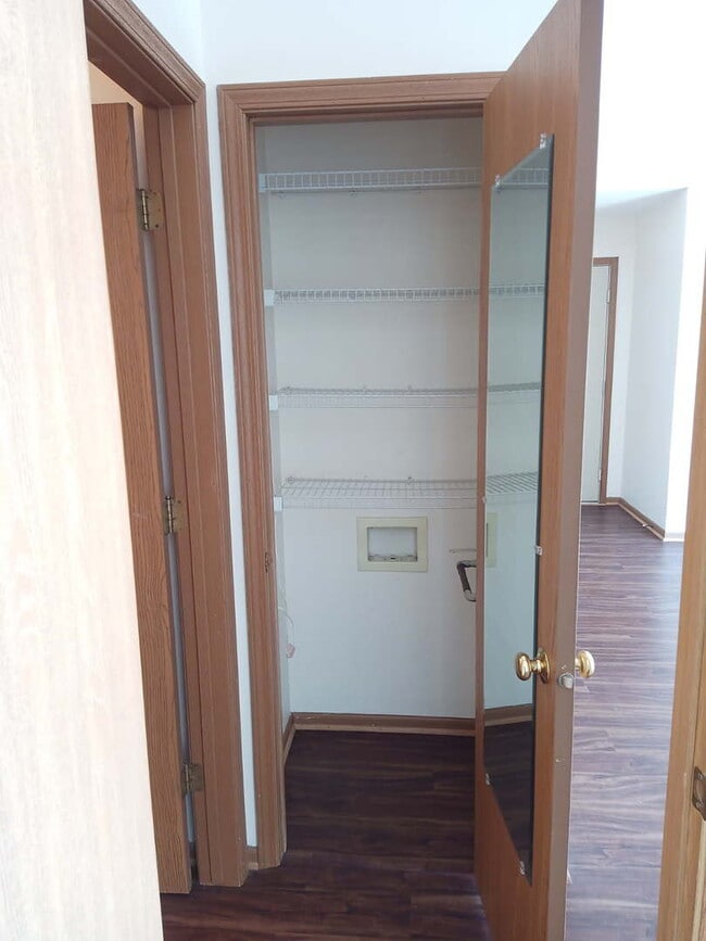 Building Photo - 4314 W Shamrock Ln