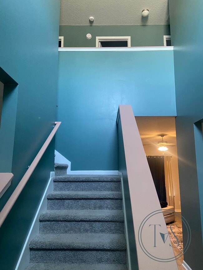 Building Photo - SPRING MOVE-IN SPECIAL AND RATE DROP ALERT...