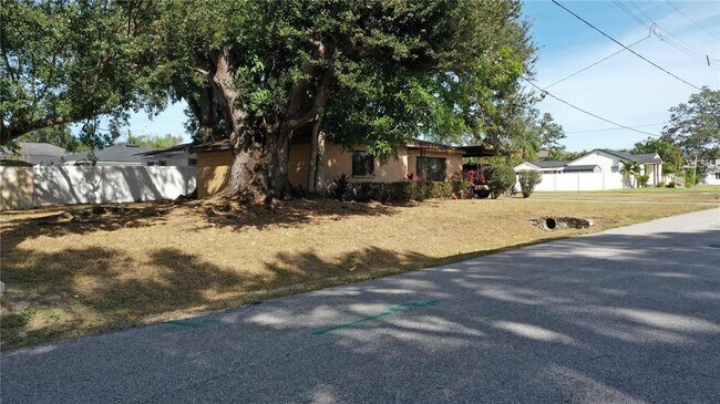 Building Photo - 502 N Beverly Ave