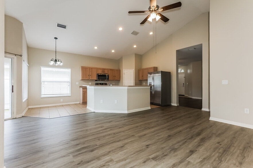 Building Photo - 3832 Washburn Pl