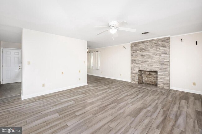 Building Photo - 731 Richwil Dr