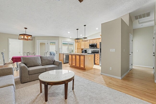 Building Photo - 4023 N Bayou Ln