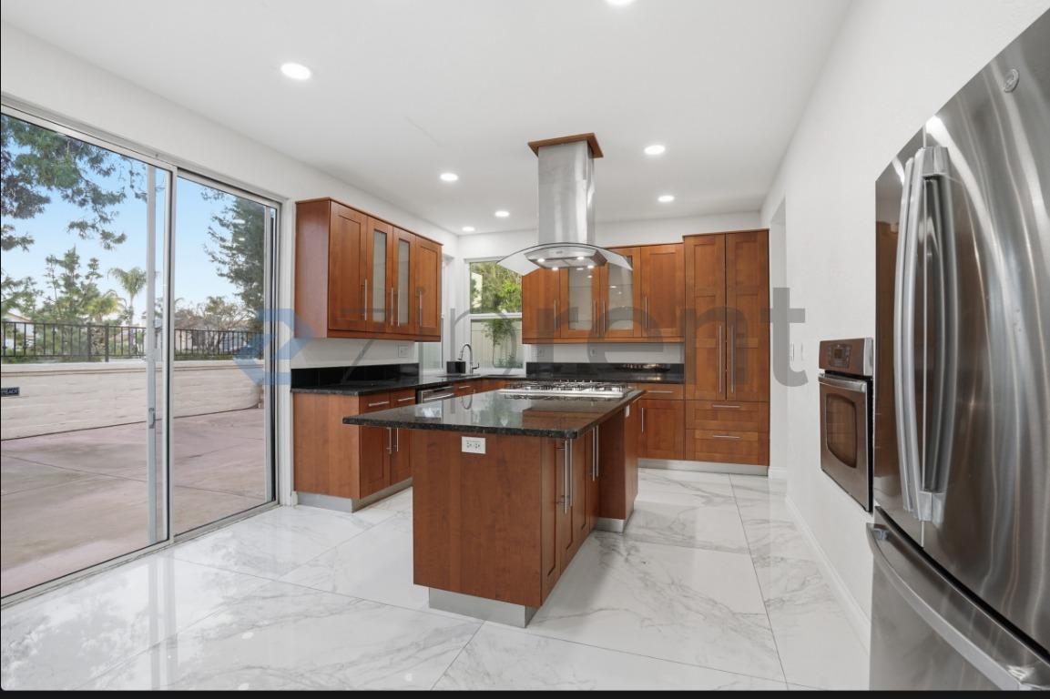 Building Photo - 33026 Terrace Dr